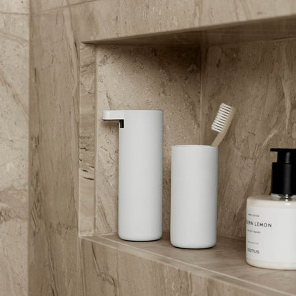 Blomus Modo Rof White - zeepdispenser en beker - bathlaving.com