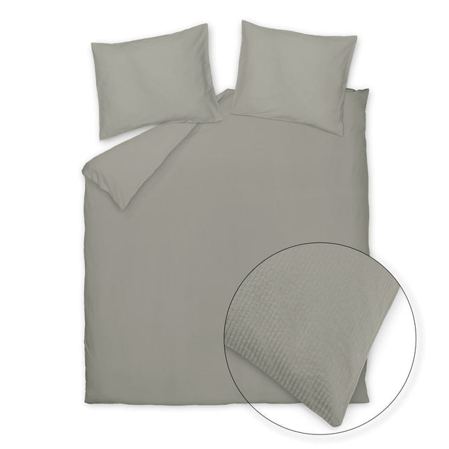 Vandyck Pure Flow bijna effen dekbedovertrek met subtiel ingeweven streeppatroon in kleur Smoke Green